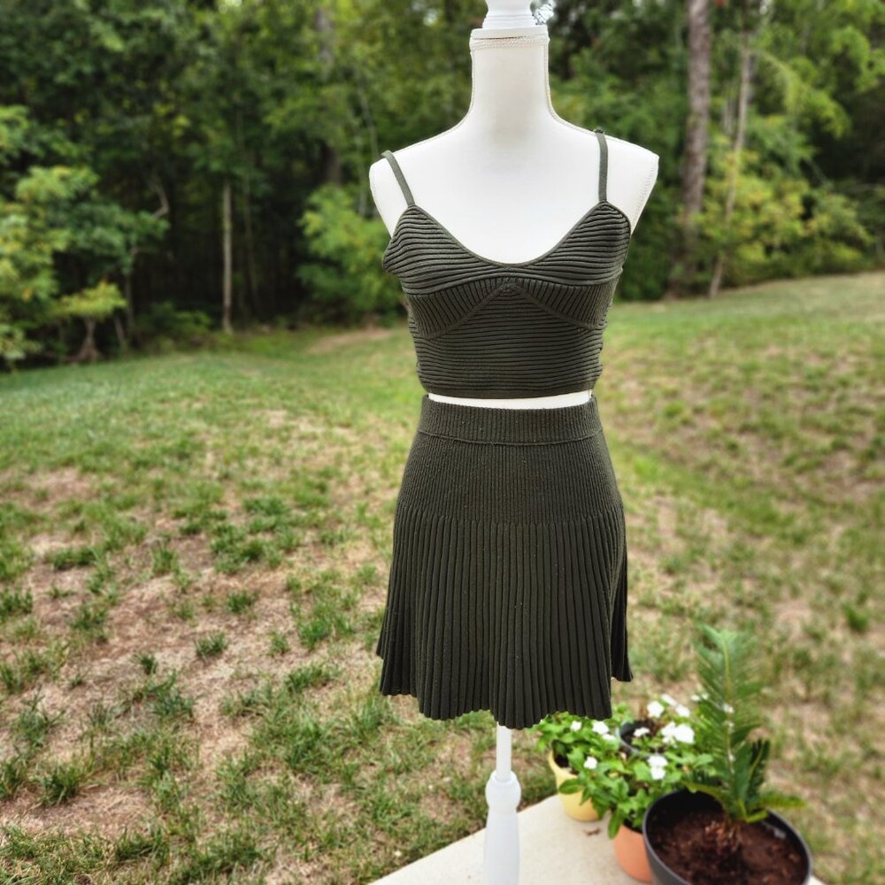 2 Piece Aerie Knit tank and pleated skirt Take Charge in Olive Green L Festival